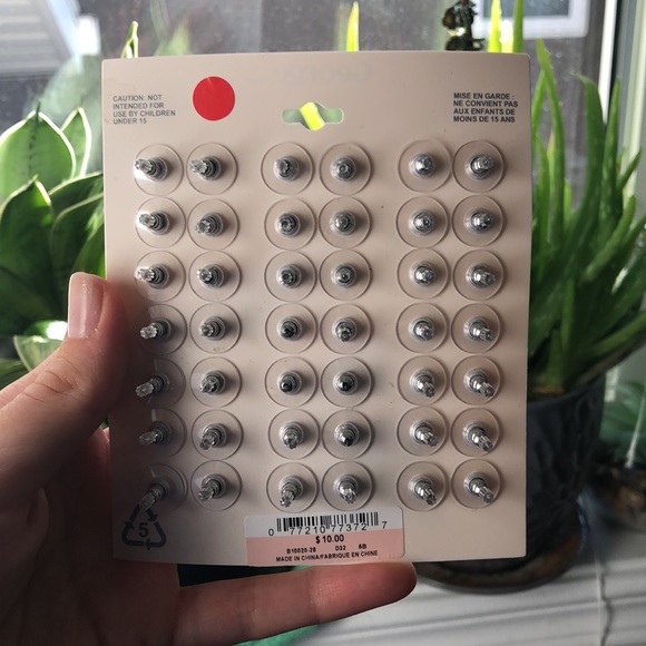 Hypoallergenic Studs (Earings) - Picture 4 of 4